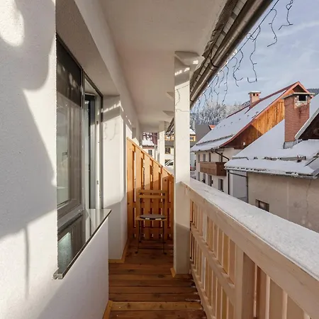 Deluxe 55 Apartma